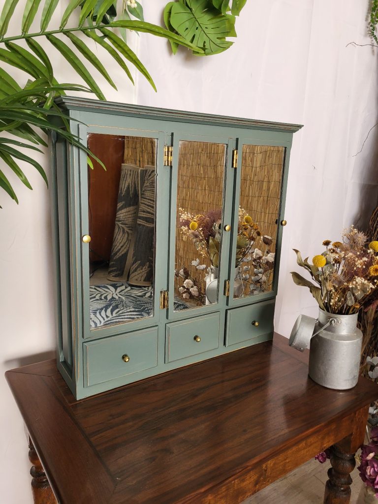 armoire de toilette vintage
